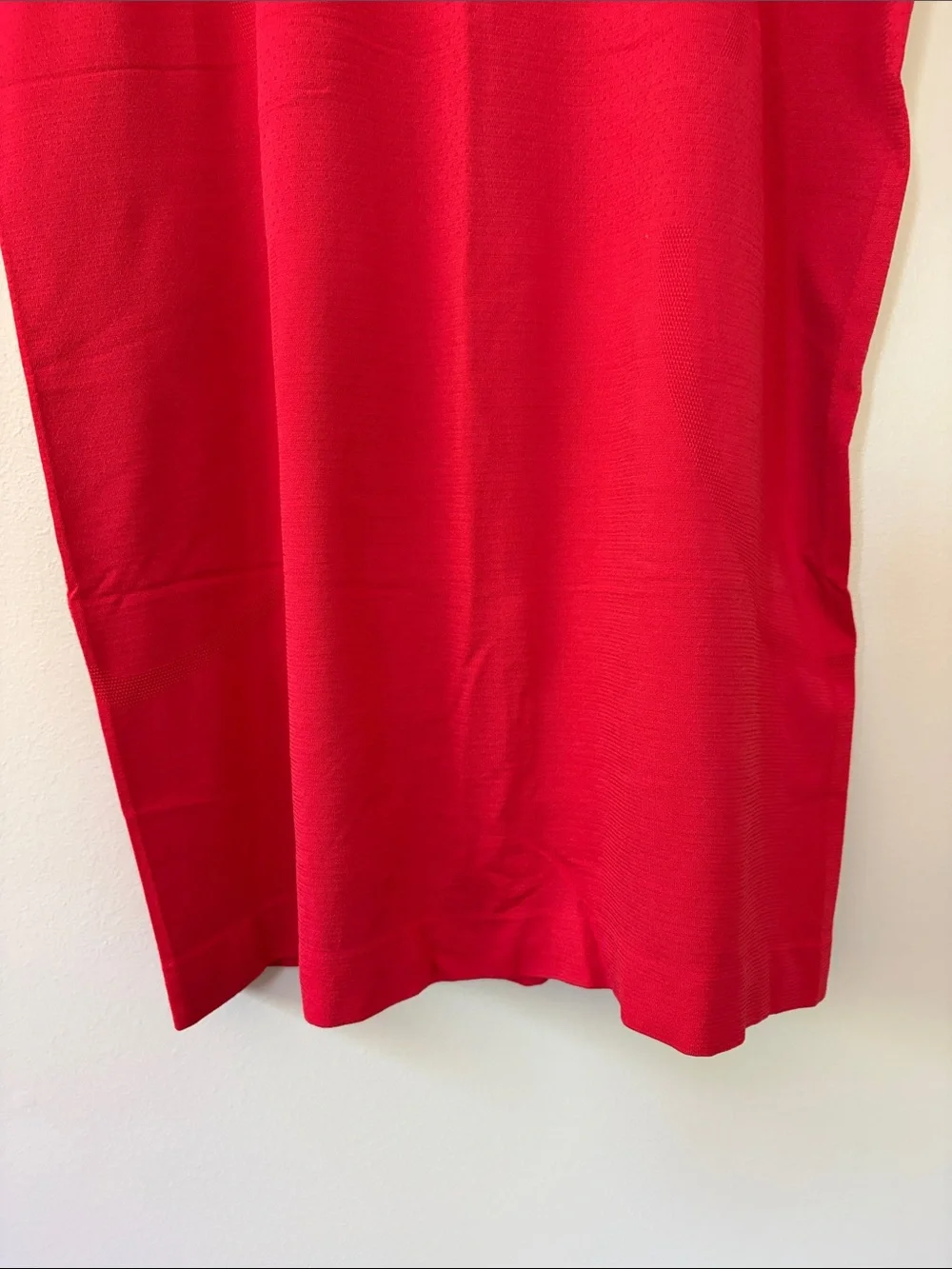 Lululemon Swiftly Tech SS Short Sleeve Tee Size 8 Red - Picture 6 of 7